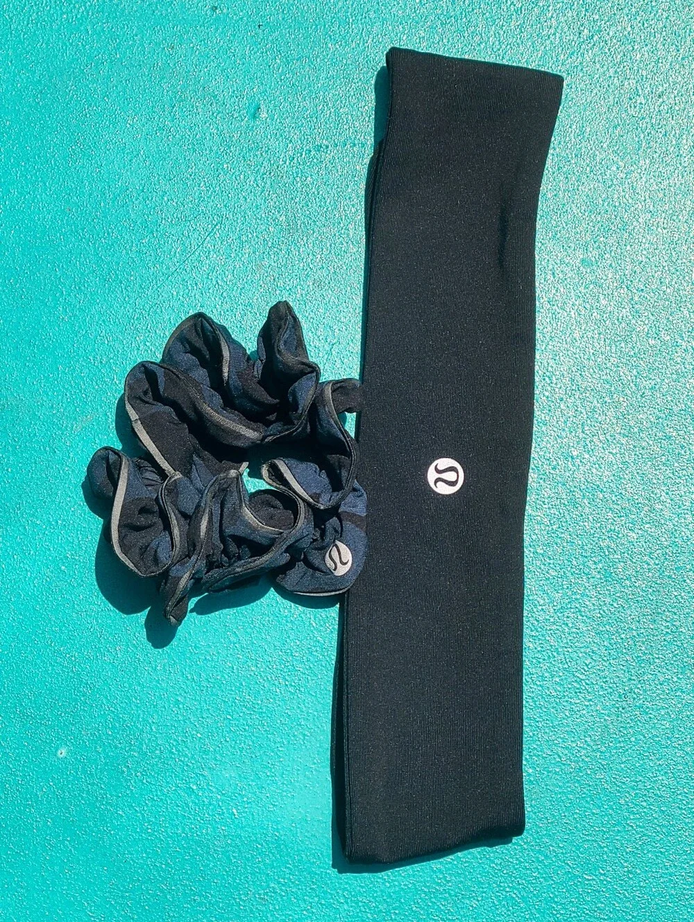 lululemon luxtreme training headband and uplifting scrunchie